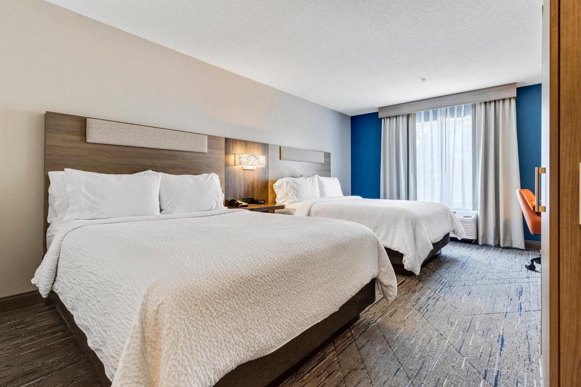 Holiday Inn Express Hotel & Suites Starkville, An Ihg Hotel Exteriör bild