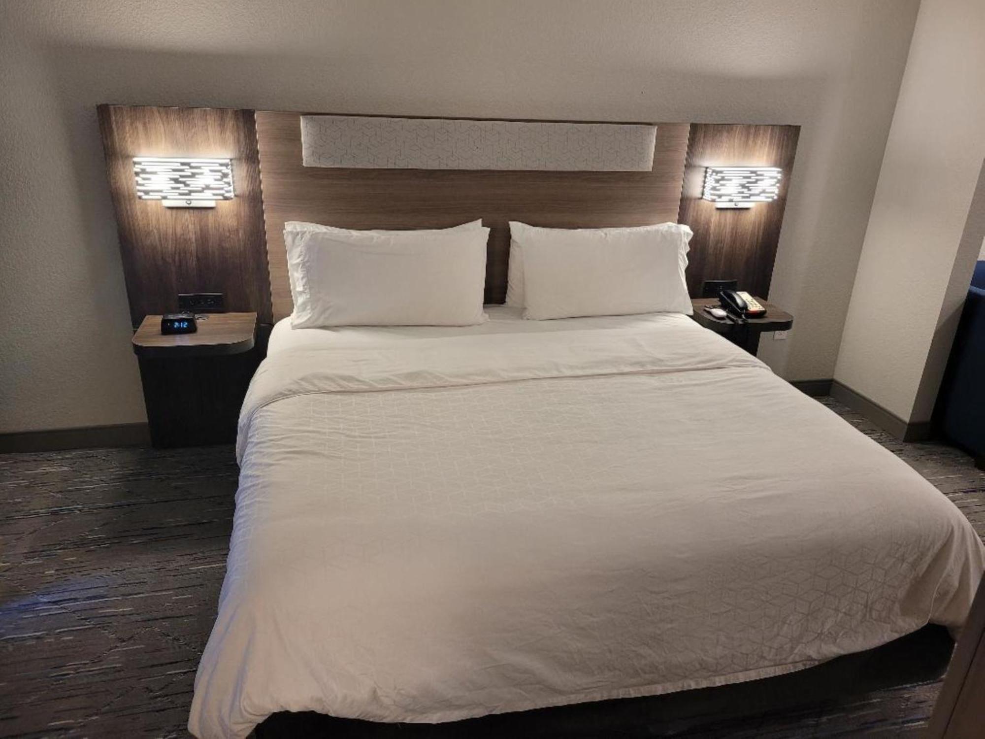 Holiday Inn Express Hotel & Suites Starkville, An Ihg Hotel Exteriör bild