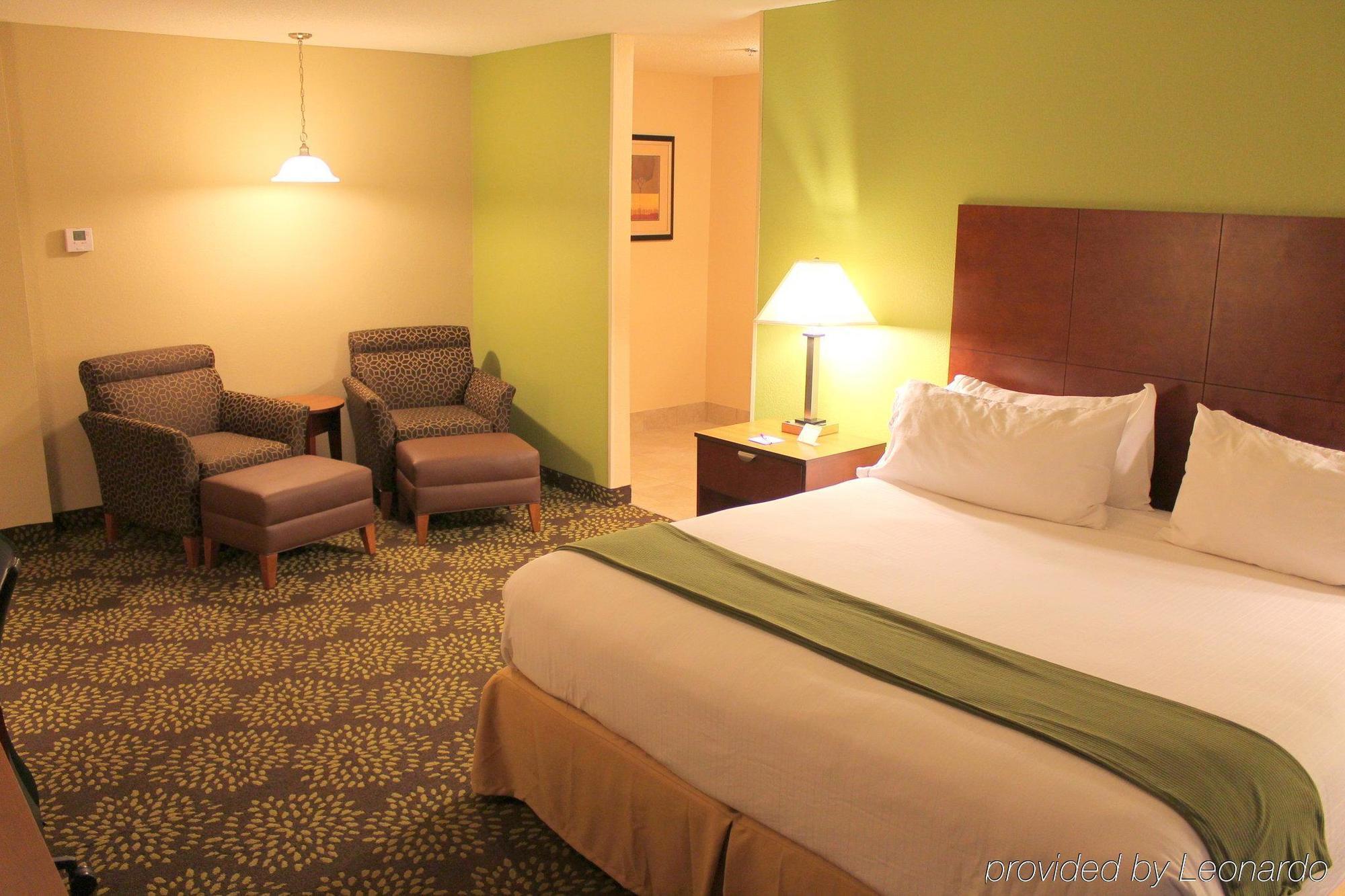 Holiday Inn Express Hotel & Suites Starkville, An Ihg Hotel Exteriör bild