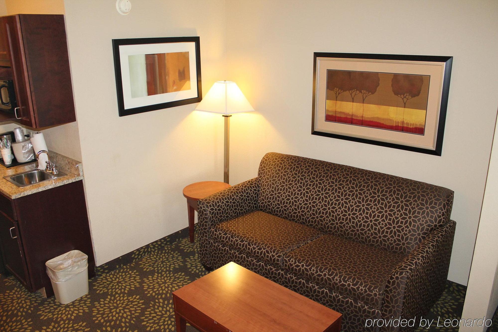 Holiday Inn Express Hotel & Suites Starkville, An Ihg Hotel Exteriör bild